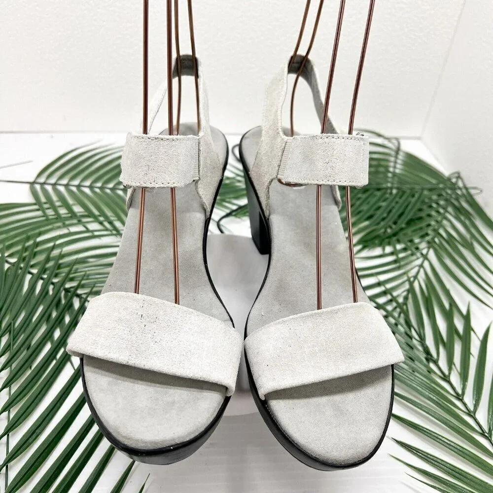 Munro Women's Willa Gray Silver Suede Block Heel Strappy Sandals Size 9N